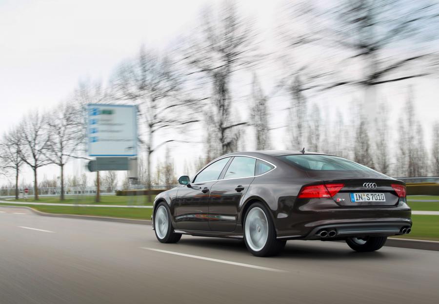  Audi S7 Sportback 2012 года  (WW) (фото 60 из 73)